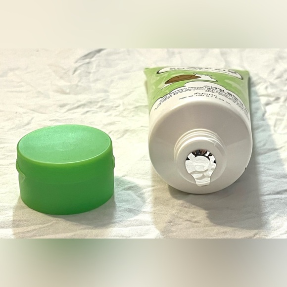 Esfolio Snail Cleansing Foam 5.29 Fl Oz New in Box - Picture 8 of 8